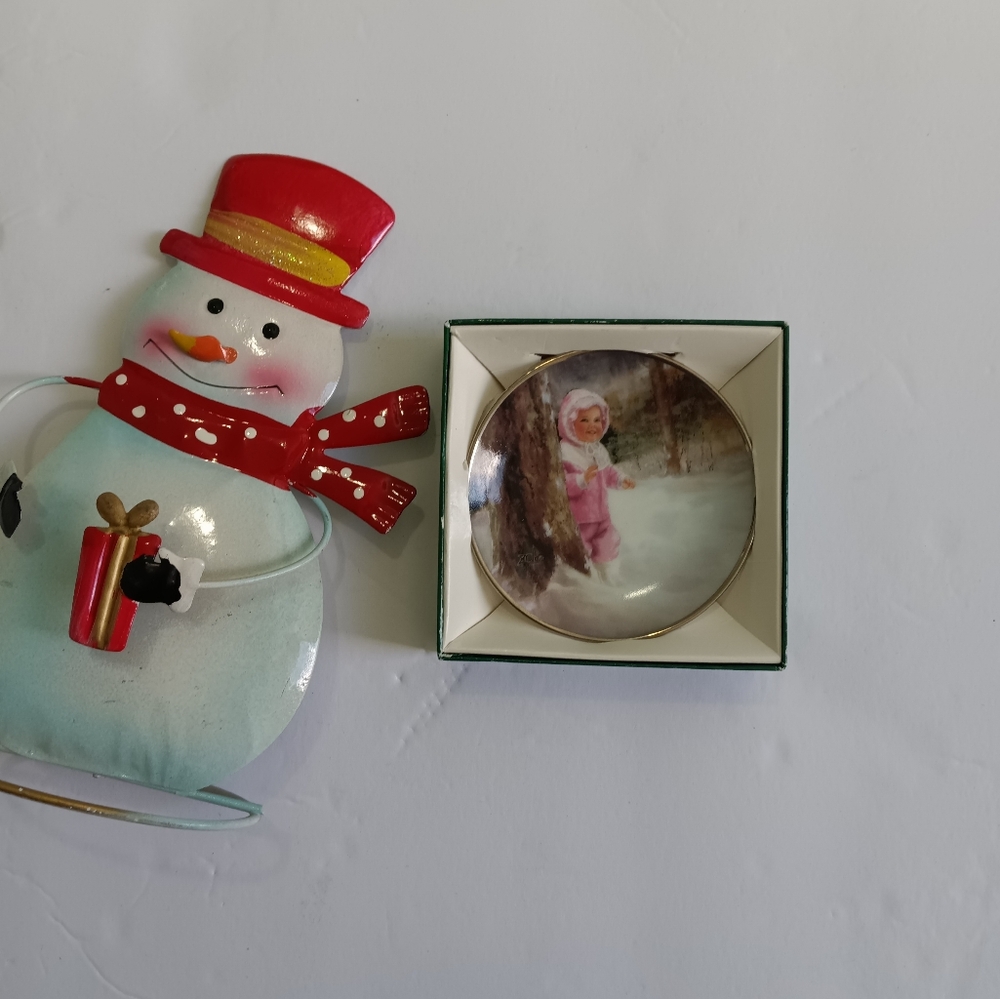 Miniature Plate "Snowy Adventure ' 1993